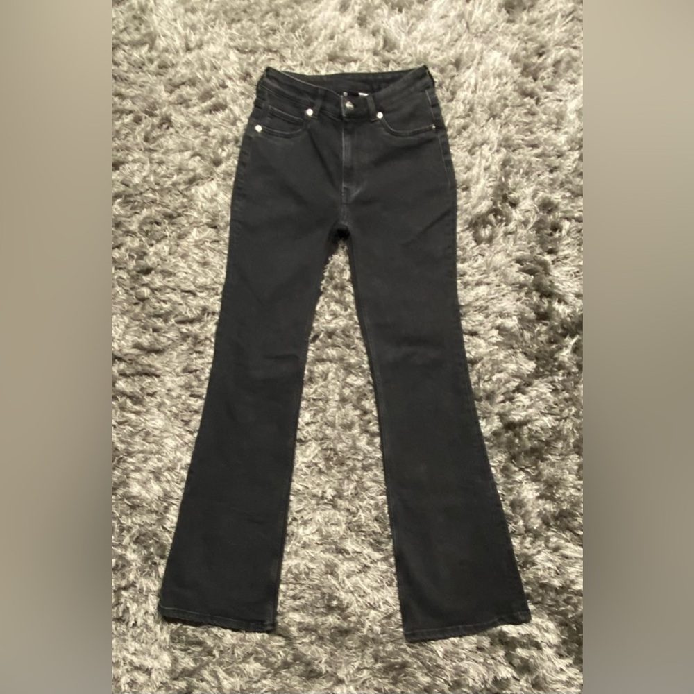 H&M Women’s Flare Jean, Size 6, Black